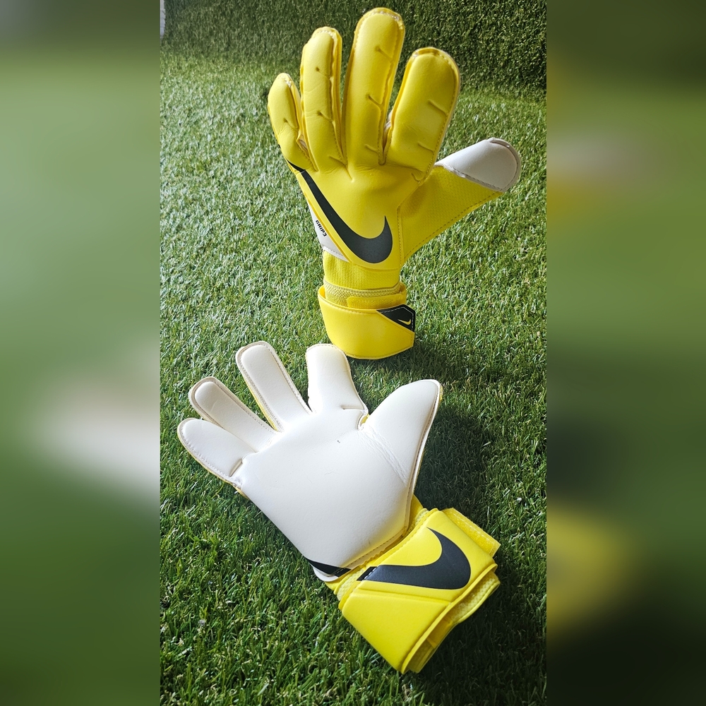 Goalkeeper Gloves Nike Size 9